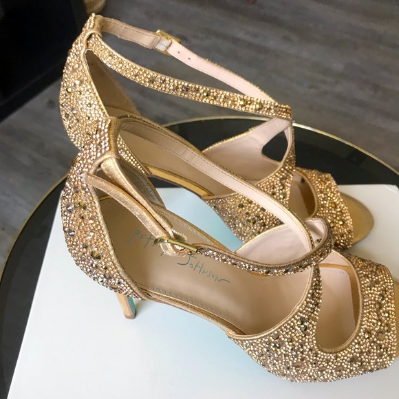 Betsey Johnson Gold, embellished evening shoes - Picture 6 of 8